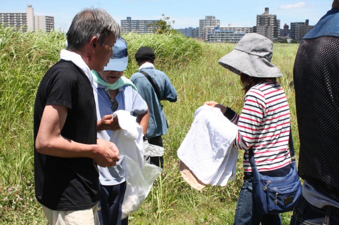 川崎市多摩川河川敷　慈善活動